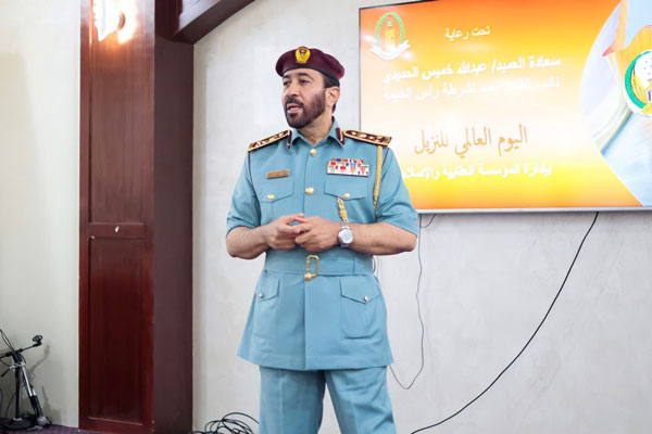 شرطة رأس الخيمة تحتفل باليوم العالمي للنزيل