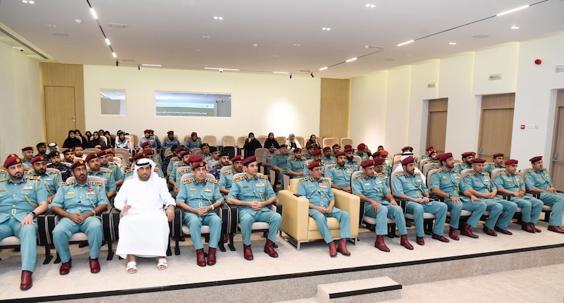 قائد عام شرطة رأس الخيمة يثني على جهود فرق العمل بمراكز سعادة المتعاملين الحاصلة على نتائج متميزة ضمن نظام النجوم العالمي لتصنيف الخدمات لعام 2023