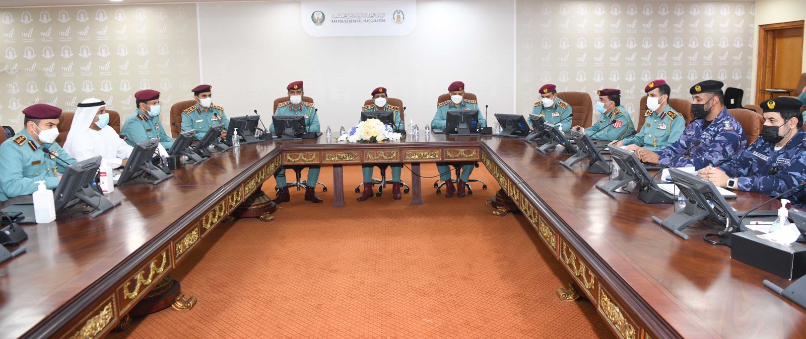 اللواء علي بن علوان يترأس اجتماع اللجنة العُليا الدائمة الأول 2022