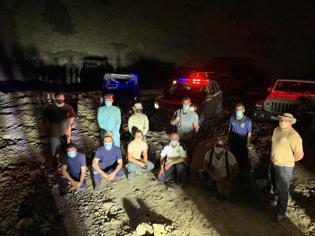 إنقاذ 8 أشخاص علقوا في وادي شحة برأس الخيمة