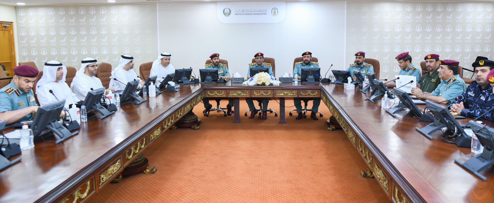 قائد عام شرطة رأس الخيمة يستقبل وفد المركز الوطني للبحث والإنقاذ 