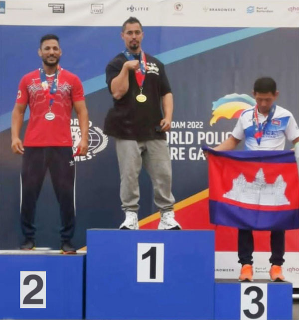 بطل شرطة رأس الخيمة فيصل الغيص يتوج بذهبية العالم لمصارعة الذراعين