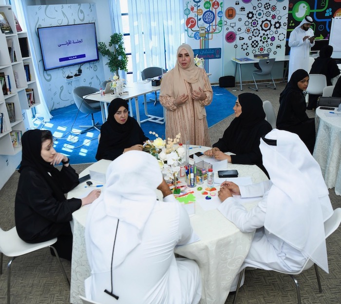 منتسبي مركز الدعم الاجتماعي يشاركون في إدارة جلسة مختبر الاستدامة في الصناعات الإبداعية والإنتاج الثقافي والتمكين الشبابي 