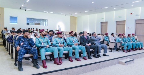 شرطة رأس الخيمة تستضيف محاضرة «ترسيخ مفاهيم الالتزام والانضباط» 